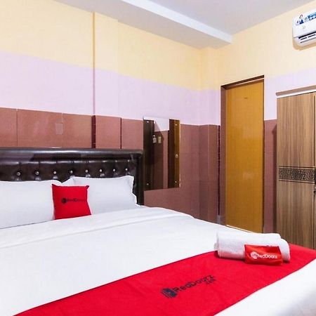 Reddoorz Plus @ Jalan Gatot Subroto Medan Sunggal Eksteriør bilde