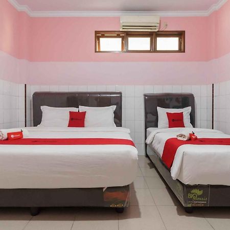 Reddoorz Plus @ Jalan Gatot Subroto Medan Sunggal Eksteriør bilde