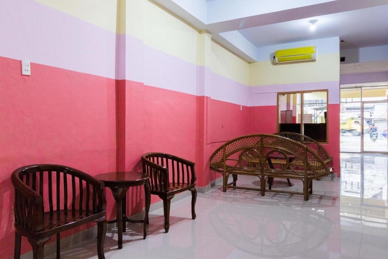Reddoorz Plus @ Jalan Gatot Subroto Medan Sunggal Eksteriør bilde