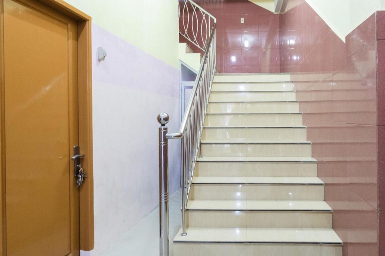 Reddoorz Plus @ Jalan Gatot Subroto Medan Sunggal Eksteriør bilde