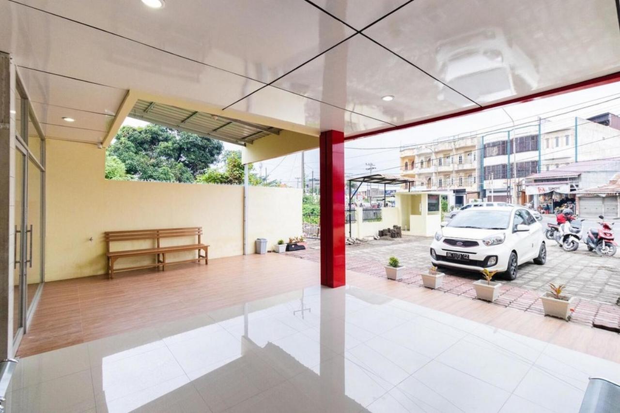 Reddoorz Plus @ Jalan Gatot Subroto Medan Sunggal Eksteriør bilde
