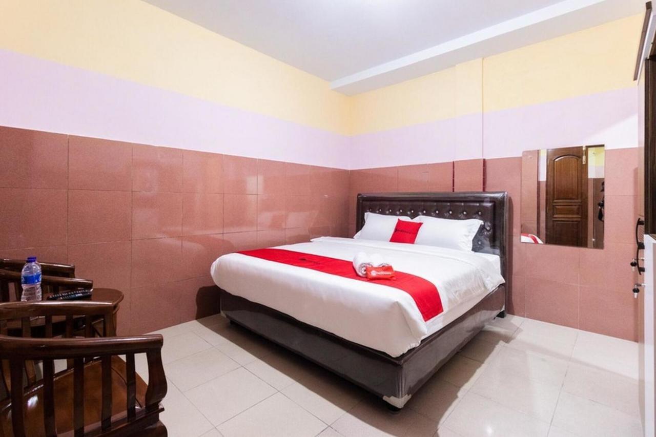 Reddoorz Plus @ Jalan Gatot Subroto Medan Sunggal Eksteriør bilde