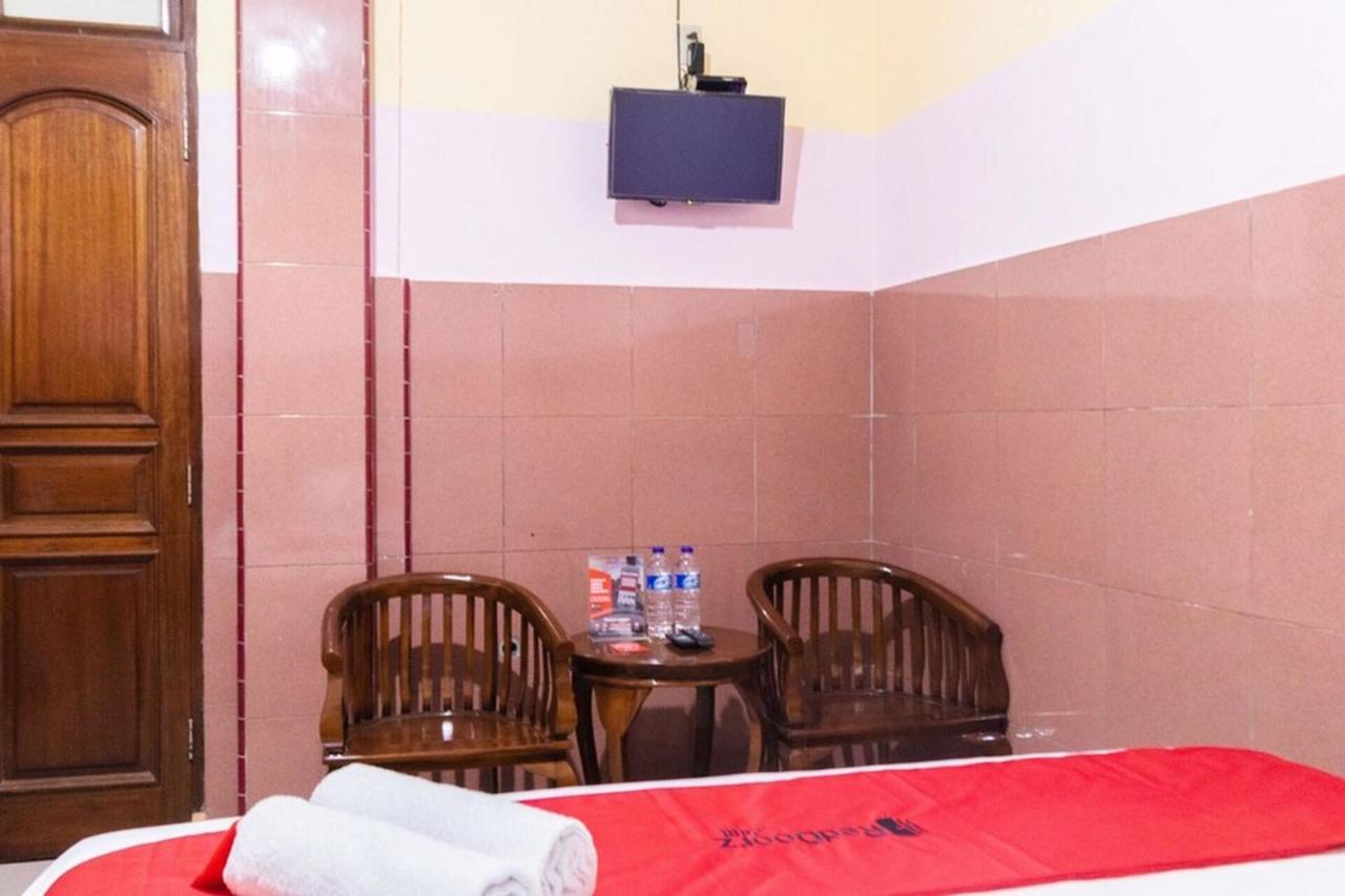 Reddoorz Plus @ Jalan Gatot Subroto Medan Sunggal Eksteriør bilde