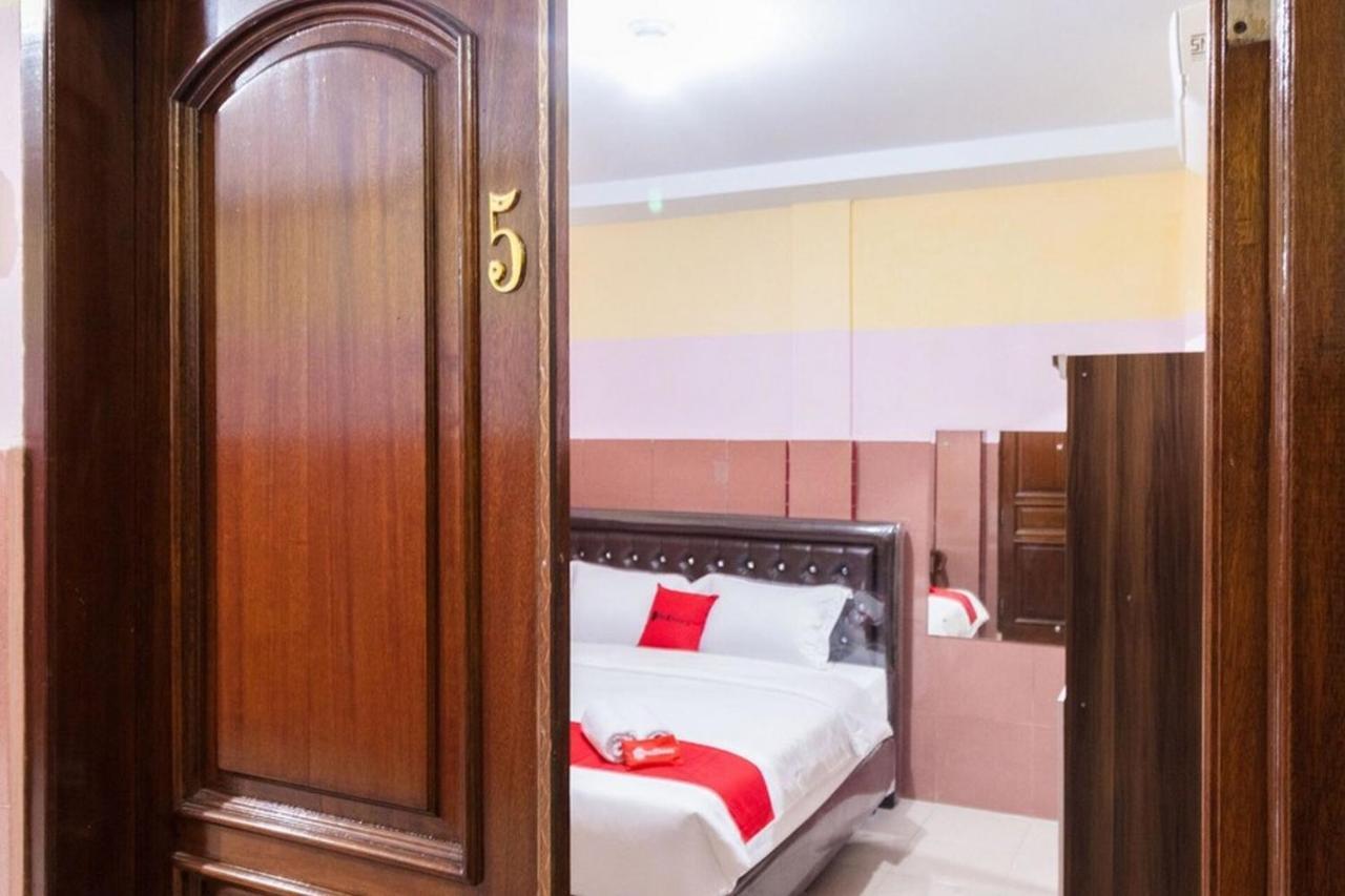 Reddoorz Plus @ Jalan Gatot Subroto Medan Sunggal Eksteriør bilde
