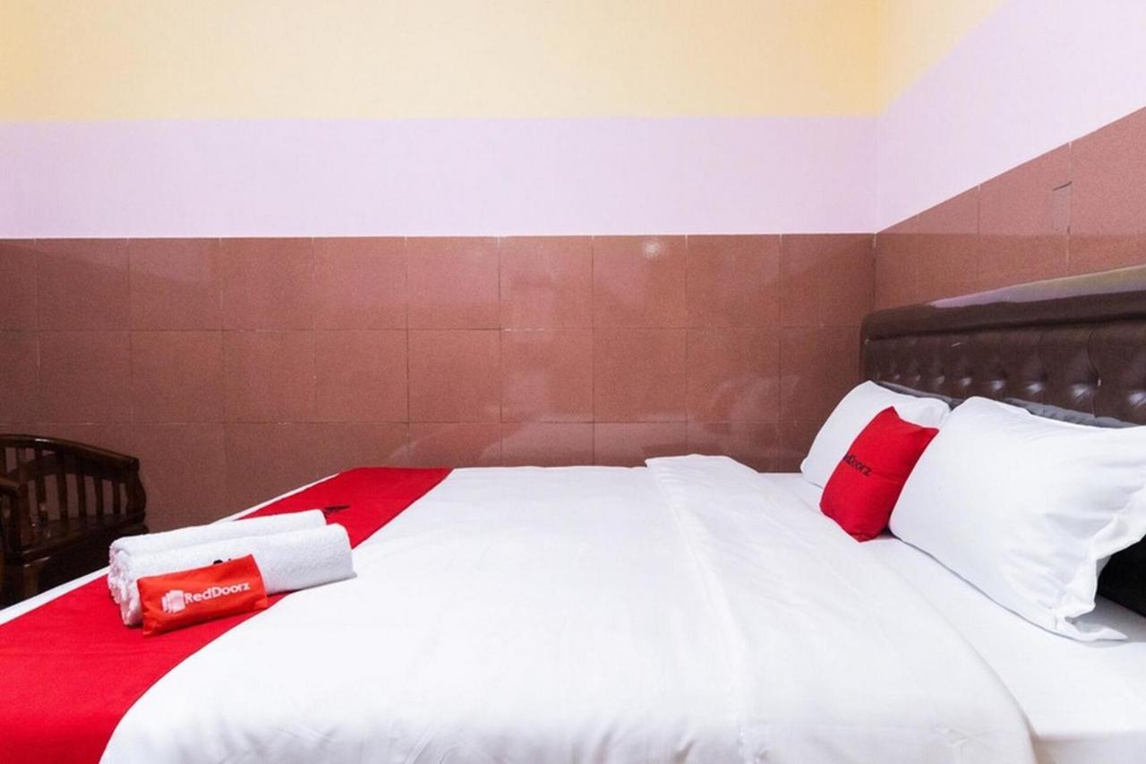 Reddoorz Plus @ Jalan Gatot Subroto Medan Sunggal Eksteriør bilde