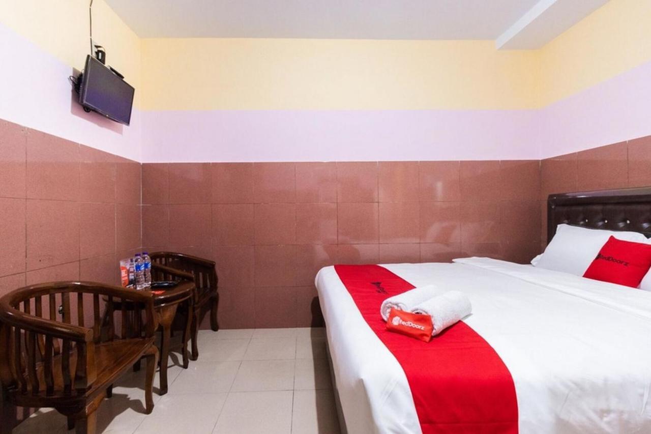 Reddoorz Plus @ Jalan Gatot Subroto Medan Sunggal Eksteriør bilde