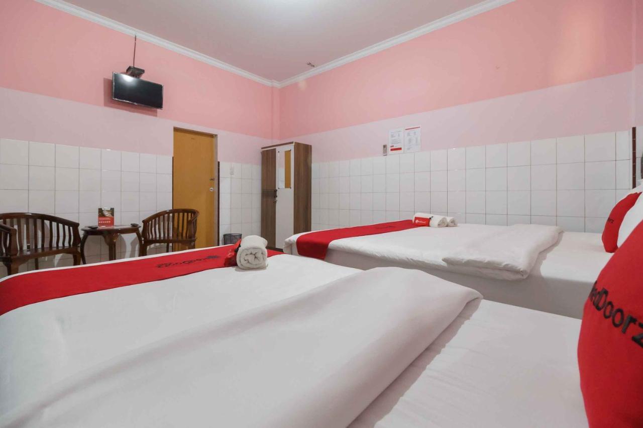 Reddoorz Plus @ Jalan Gatot Subroto Medan Sunggal Eksteriør bilde
