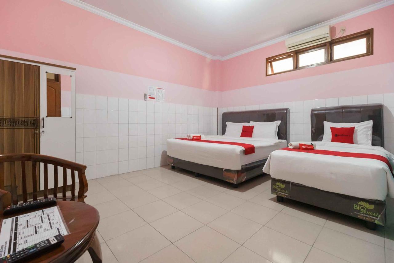 Reddoorz Plus @ Jalan Gatot Subroto Medan Sunggal Eksteriør bilde